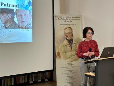Marta Bonarek – Socha, doradca metodyczny PCEN w Rzeszowie w trakcie wykładu.