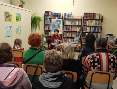 Uczestnicy spotkania z Katarzyną Terchą-Frankiewicz w brzozowskiej filii