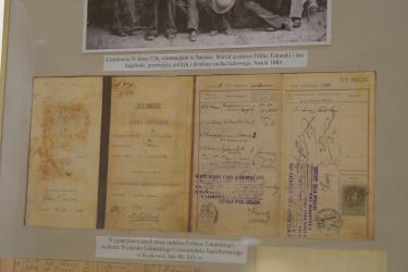 Uroczyste otwarcie wystawy o doktorze Feliksie Tokarskim w PBW w Krośnie