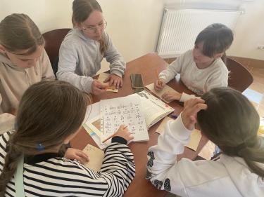  Uczniowie ze Szkoły Podstawowej nr 3 oraz Szkoły Podstawowej nr 4 w Krośnie podczas zajęć