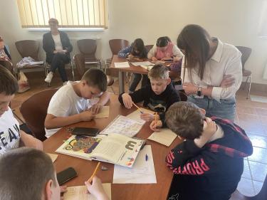  Uczniowie ze Szkoły Podstawowej nr 3 oraz Szkoły Podstawowej nr 4 w Krośnie podczas zajęć