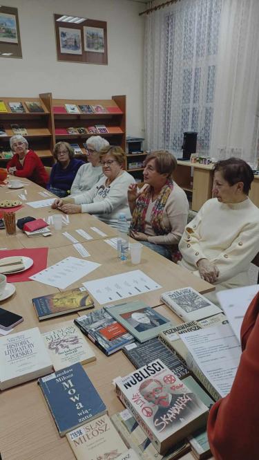 Dyskusja na temat twórczości Czesława Miłosza 