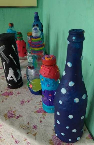 Nowe przedmioty wykonane ze starych butelek 