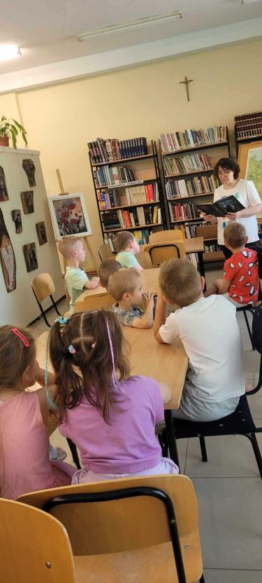 Dzieci z Przedszkola Samorządowego Nr 1 w Brzozowie podczas zajęć