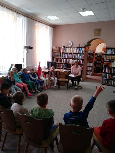Zajęcia z najmłodszymi czytelnikami w lubaczowskiej filii