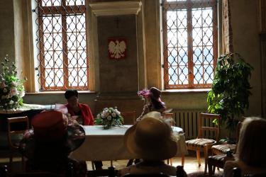 Uczestnicy spotkania podczas czytania dramatu Zapolskiej  - ujęcie 1