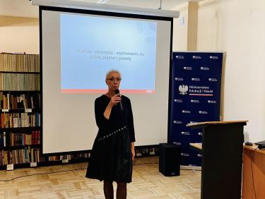 Agnieszka Karczewska-Gzik podczas prezentacji