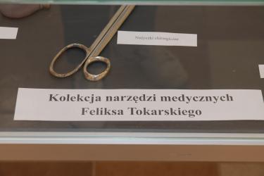Uroczyste otwarcie wystawy o doktorze Feliksie Tokarskim w PBW w Krośnie