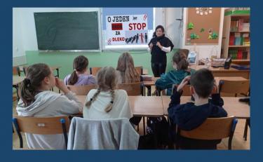 Uczniowie klasy VI ze Szkoły Podstawowej im. Ignacego Łukasiewicza w Czarnej Górnej podczas zajęć