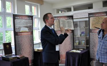 „Historia Biblii : księga, która przetrwała wieki
